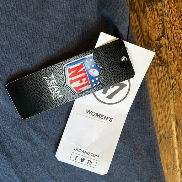 NWT!!  Dallas Cowboys women’s t-shirt, size medium - Picture 3 of 7